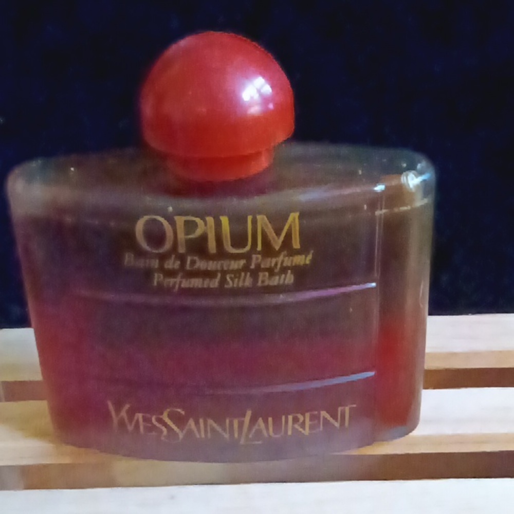 Opium by Yves Saint Laurent Perfumed Silk Bath